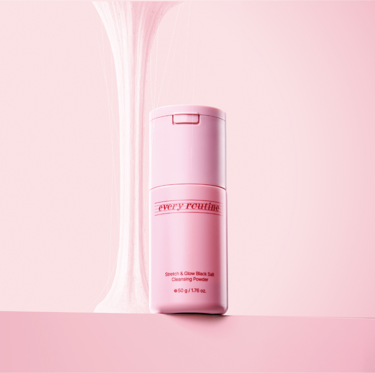 Every Routine Stretch & Glow Black Salt Cleansing Powder